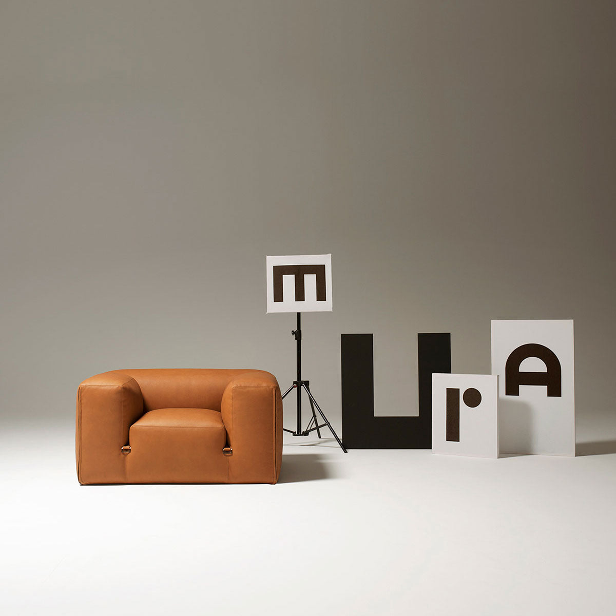 Le Mura Armchair and Ottoman – M2L Furniture